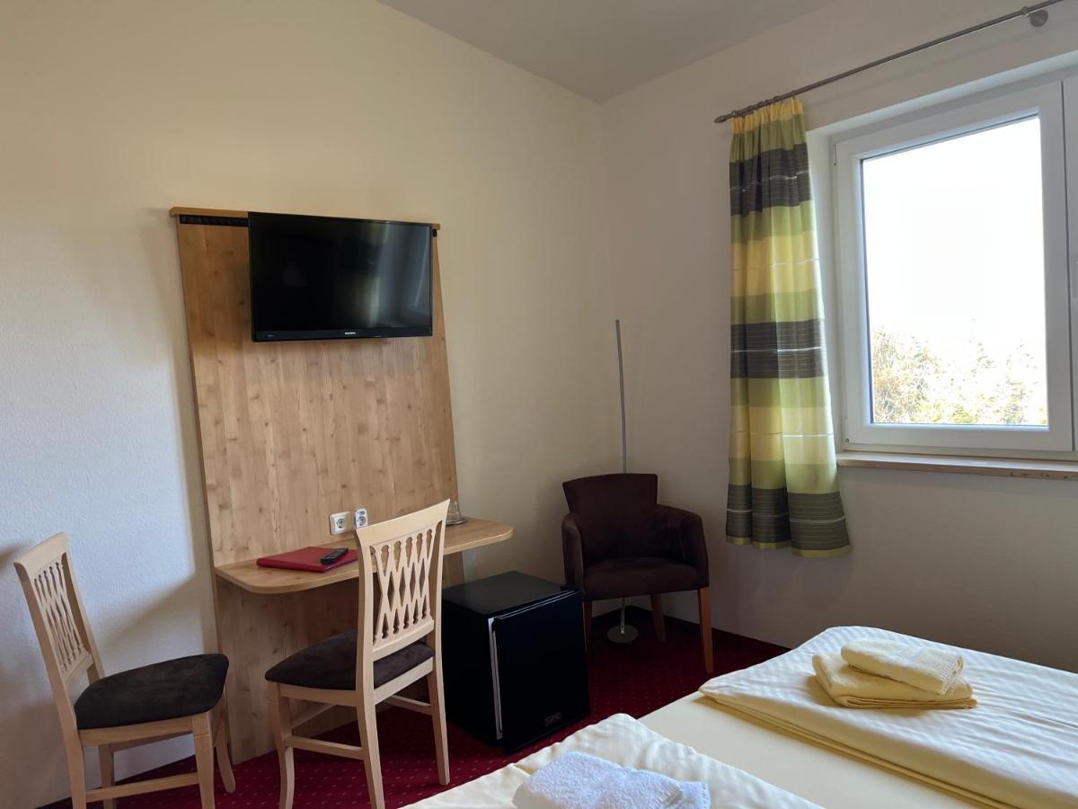 Gaststaette & Pension Waldschloesschen Oberhof  Bagian luar foto