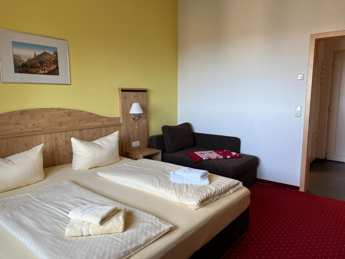 Gaststaette & Pension Waldschloesschen Oberhof  Bagian luar foto