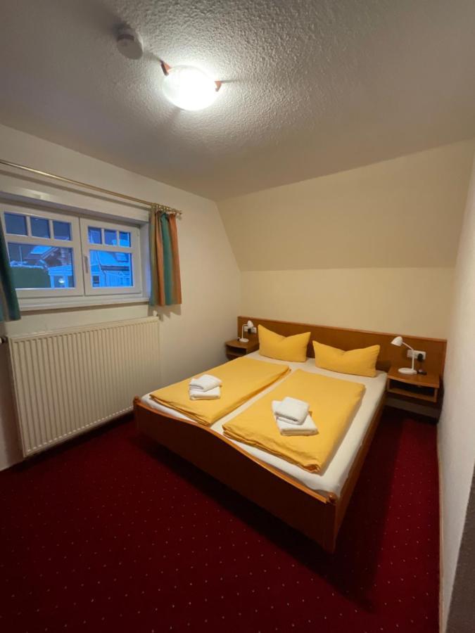 Gaststaette & Pension Waldschloesschen Oberhof  Bagian luar foto