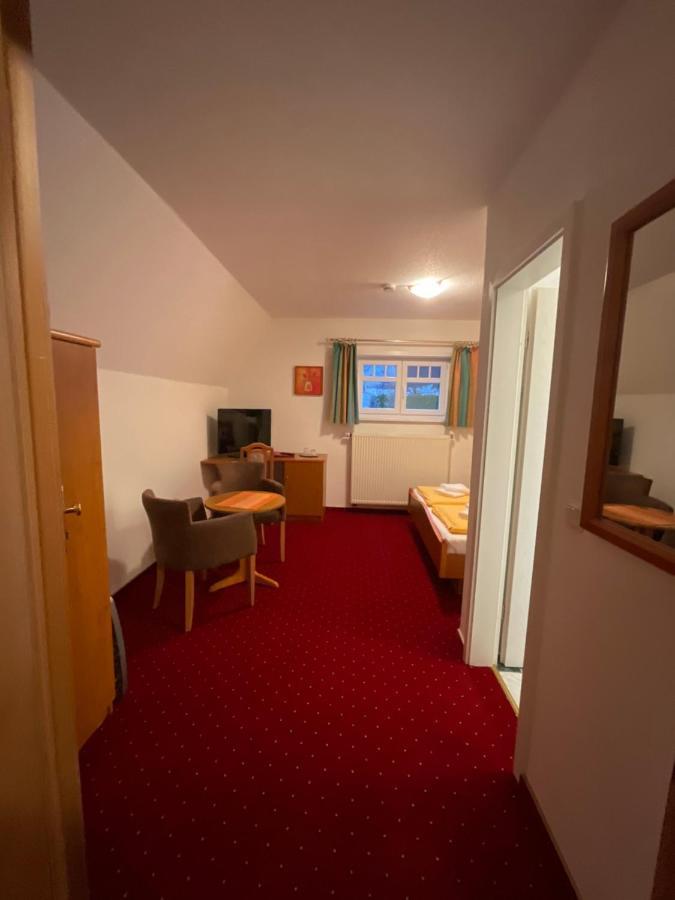 Gaststaette & Pension Waldschloesschen Oberhof  Bagian luar foto