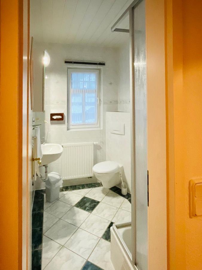 Gaststaette & Pension Waldschloesschen Oberhof  Bagian luar foto