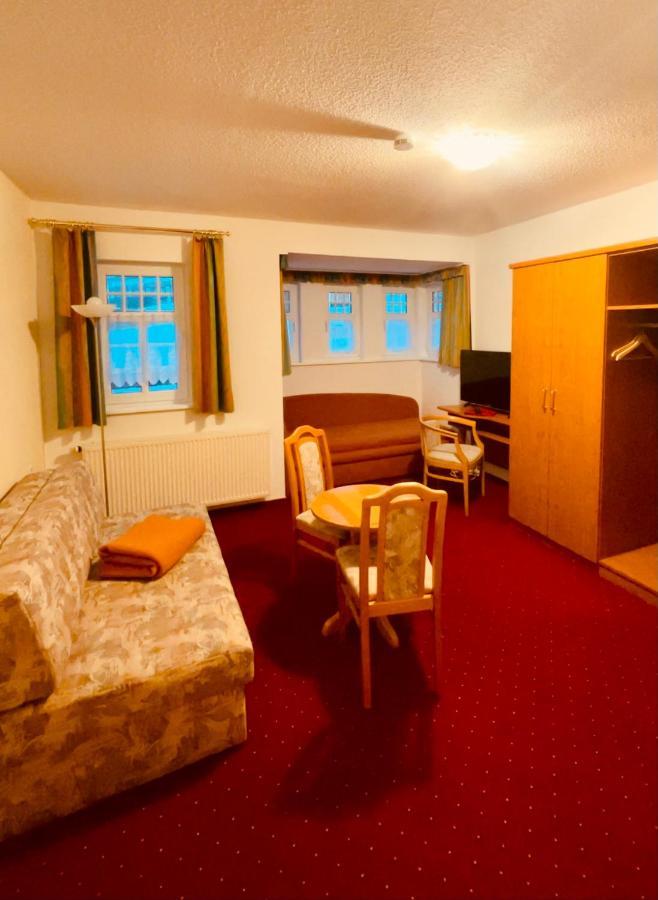 Gaststaette & Pension Waldschloesschen Oberhof  Bagian luar foto