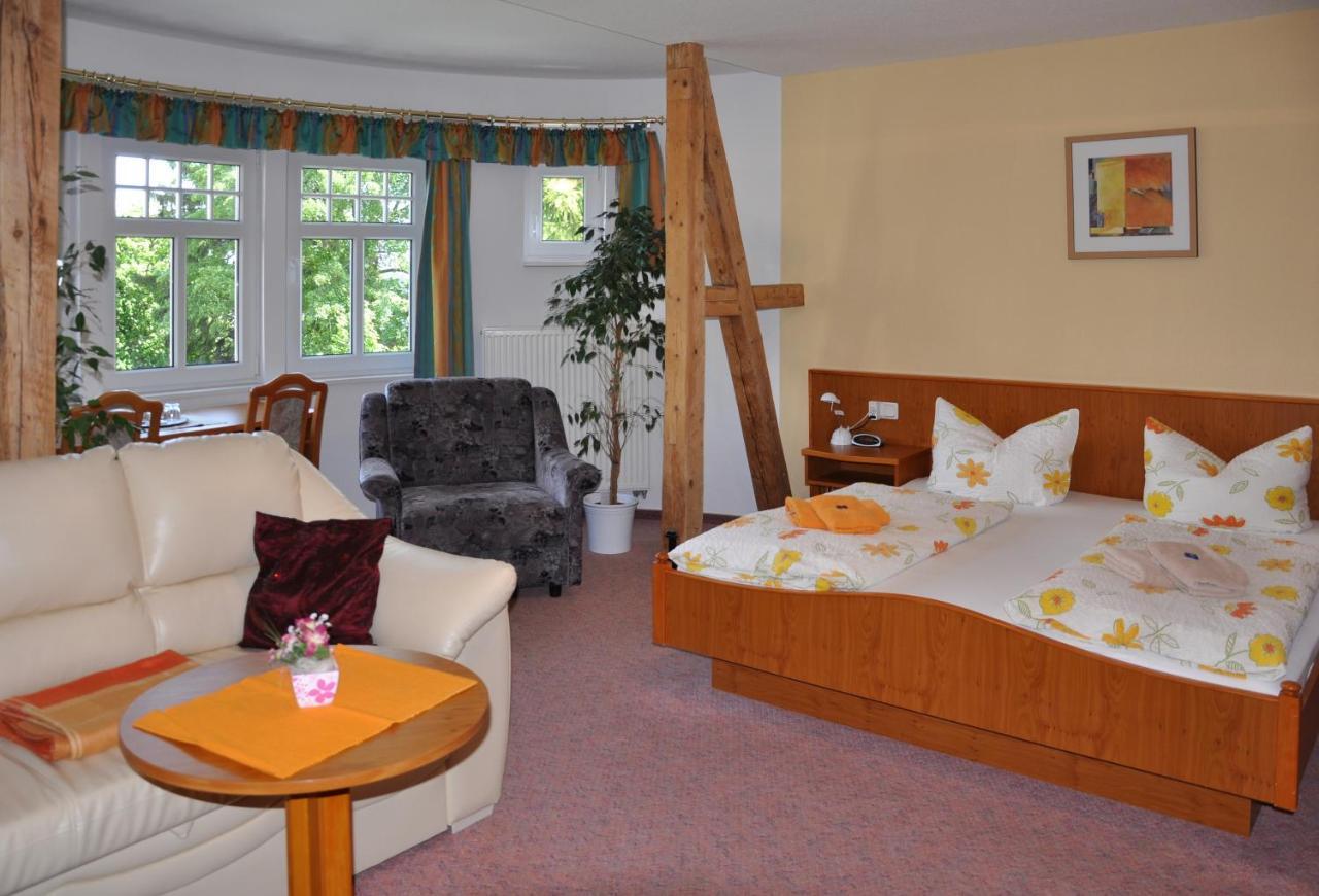 Gaststaette & Pension Waldschloesschen Oberhof  Bagian luar foto