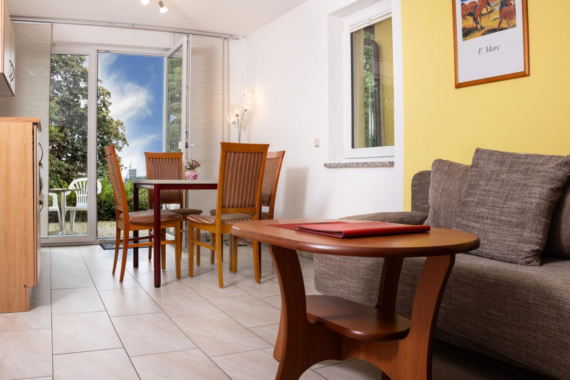 Gaststaette & Pension Waldschloesschen Oberhof  Bagian luar foto