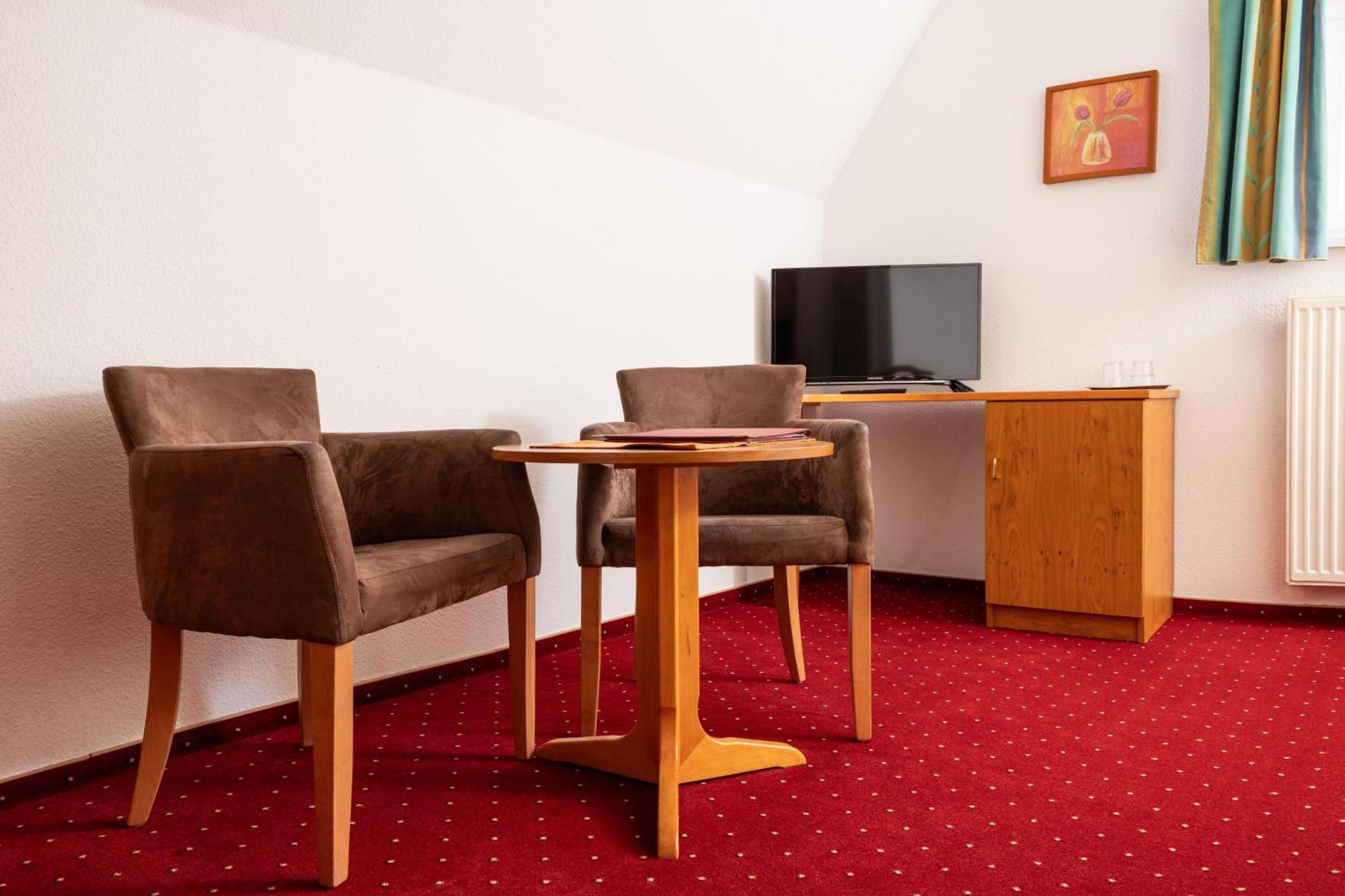 Gaststaette & Pension Waldschloesschen Oberhof  Bagian luar foto