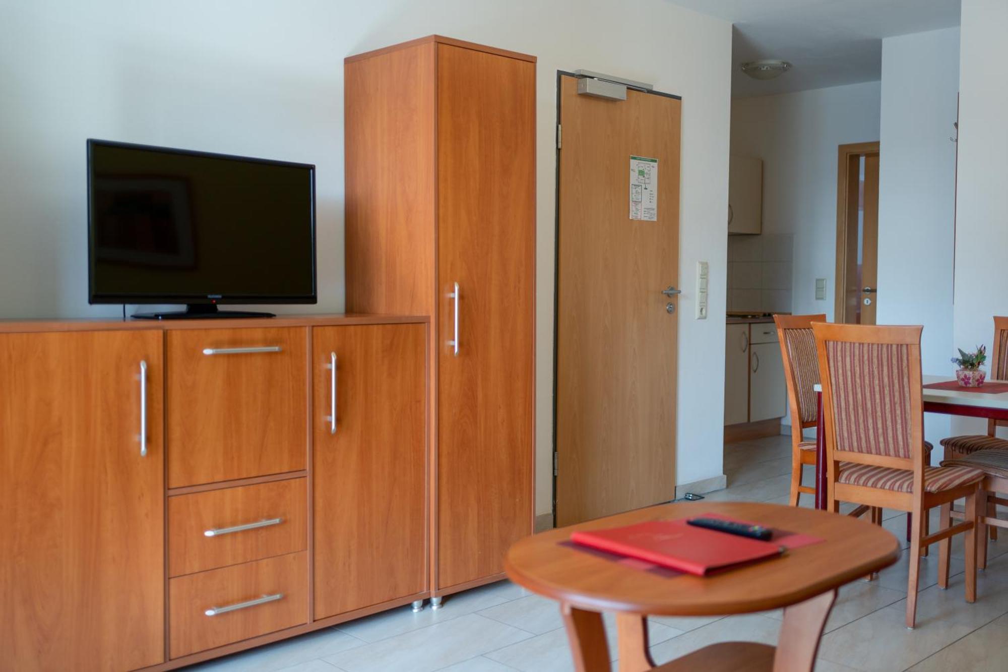 Gaststaette & Pension Waldschloesschen Oberhof  Bagian luar foto